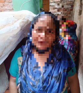 पीएस सीमापुरी के स्टाफ ने एक महिला बूटलेगर को पकड़ा*